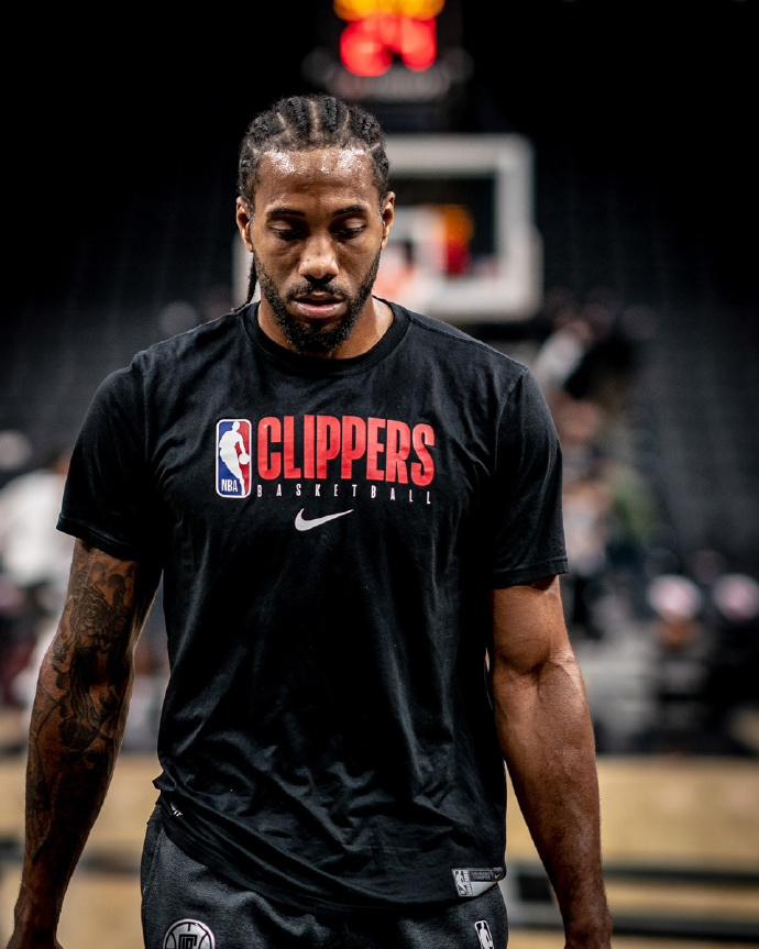 新星高光不断，未来无极限（新星持续发光，未来无限可能）