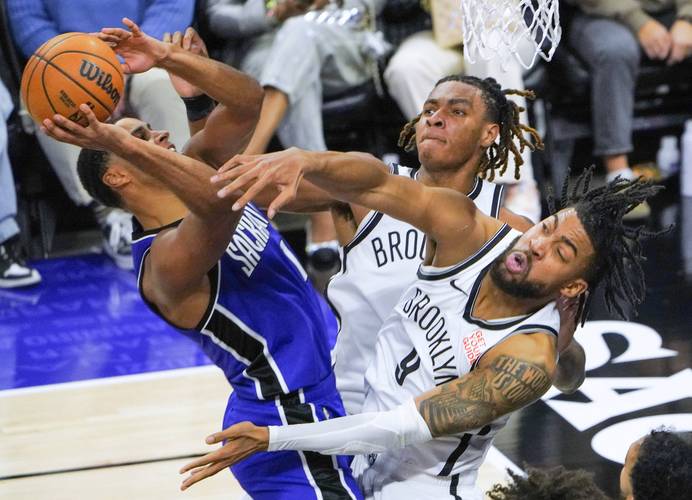 2025中足联颁奖会：泰山外援卡扎伊什维利获中超最佳球员（2025中足联颁奖典礼：泰山外援卡扎伊什维利荣膺中超最佳球员）